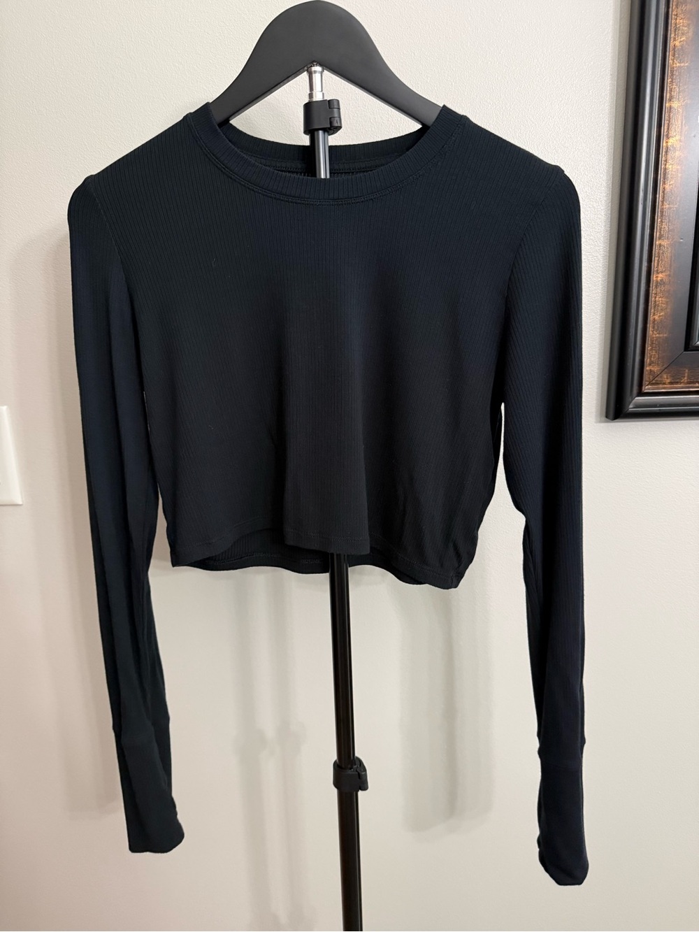 Offline Ribbed Long-Sleeve Black Crop Top